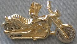 3D Cruiser Pendant in Gold